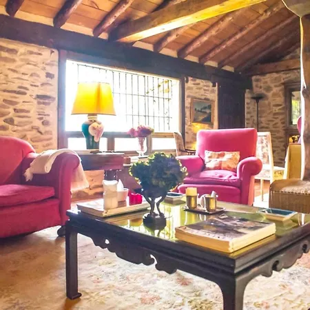 Вилла Spacious With Pool In
